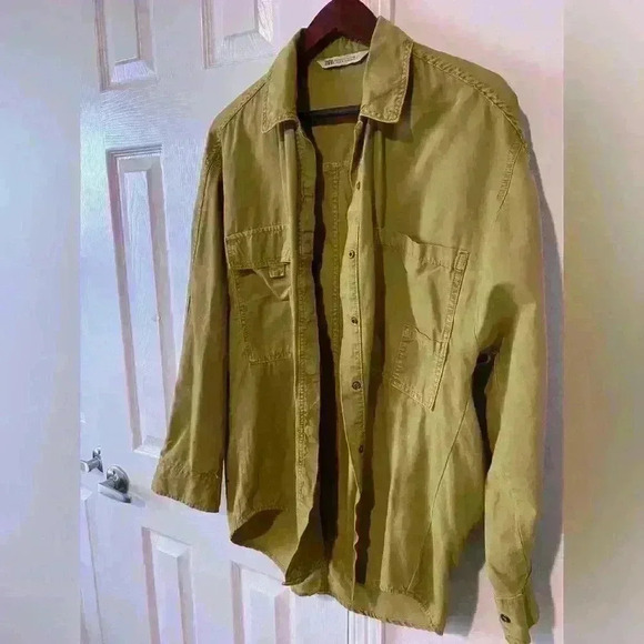 Zara overshirt olive green in excellent condition button down - Picture 6 of 9
